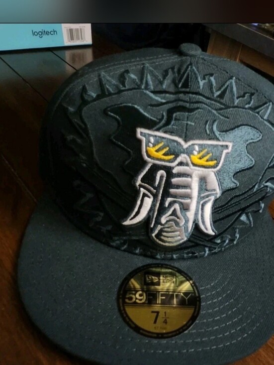 New Era Other - Oakland A’s New Era 59fifty Hat Elephant Sunglasses Size 7 1/4‎